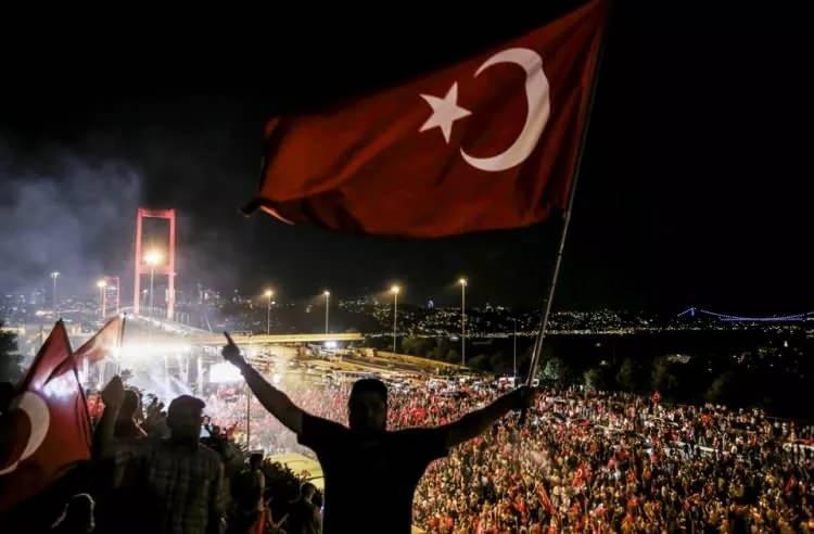 Vatandaşlar Kısıklı'ya Akın Etti