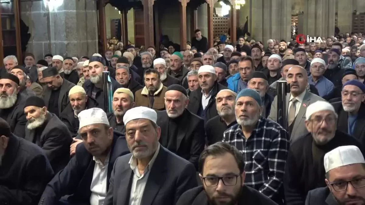 Erzurum'da gerçekleştirilen 500 yıllık 1001 Hatim geleneği duası, derin manevi