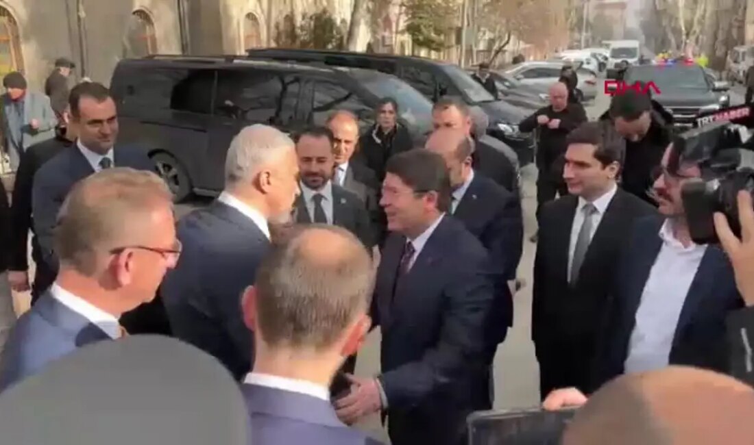 Adalet Bakanı Yılmaz Tunç, Özgür Özel’e sert tepki gösterdi. Siyasi