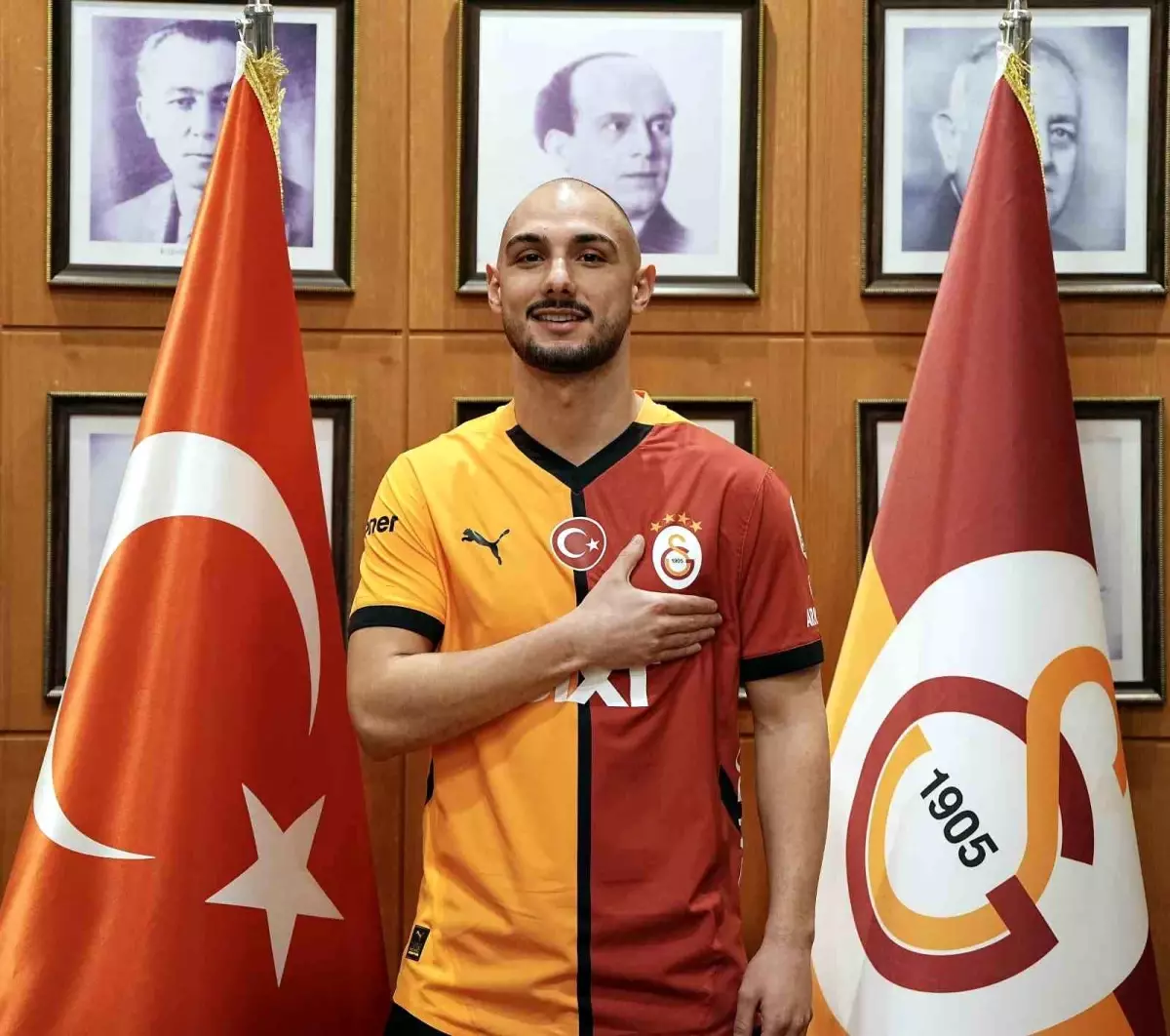 Ahmed Kutucu'nun Galatasaray'a transferi, futbolseverlerde büyük heyecan yarattı. Duygusal mesajıyla