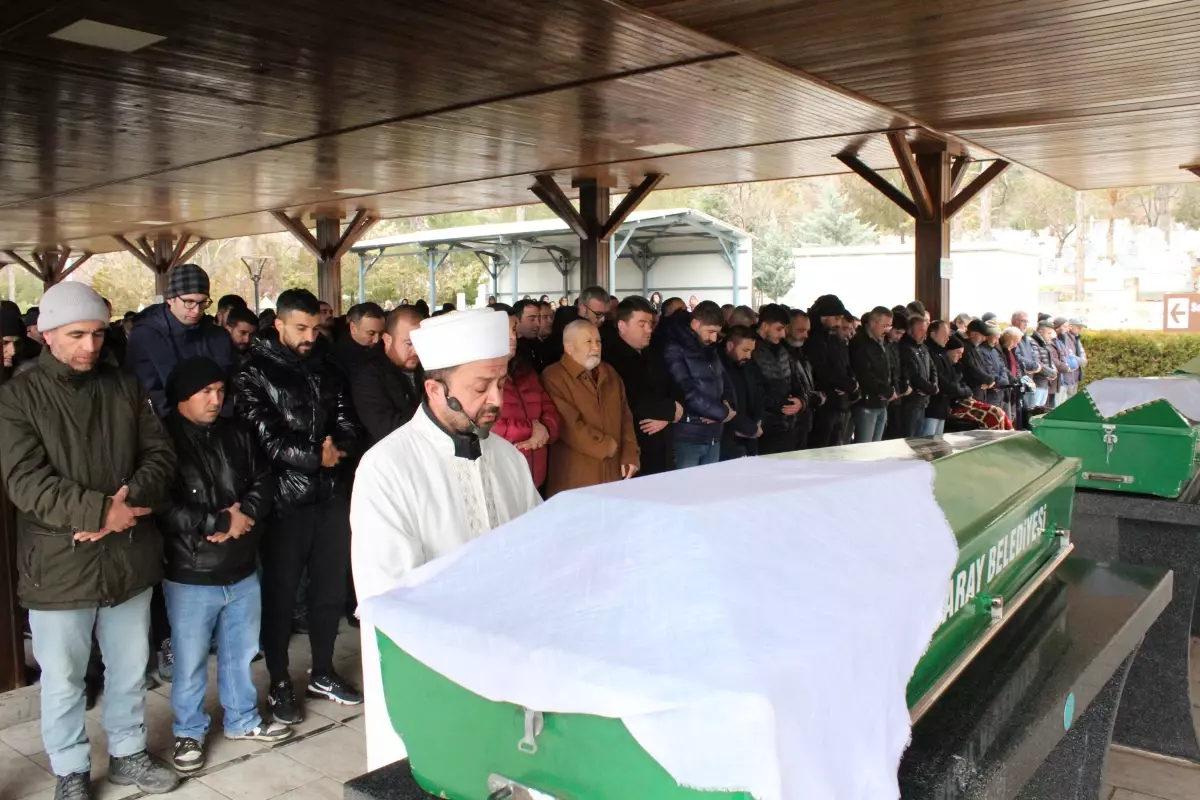 Aksaray'da meydana gelen yangında hayatını kaybeden 3 yaşındaki Ecrin'in acı