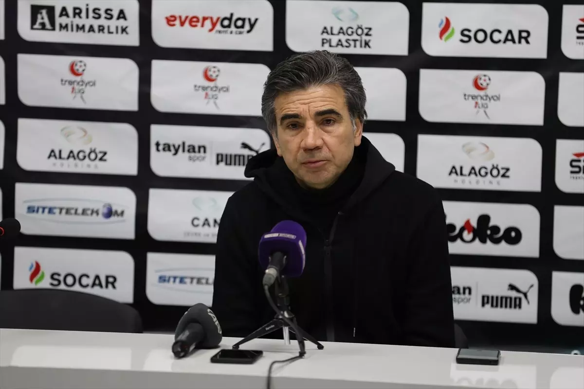 Alagöz Holding Iğdır FK ve Boluspor arasındaki maç sonrası değerlendirmelerle