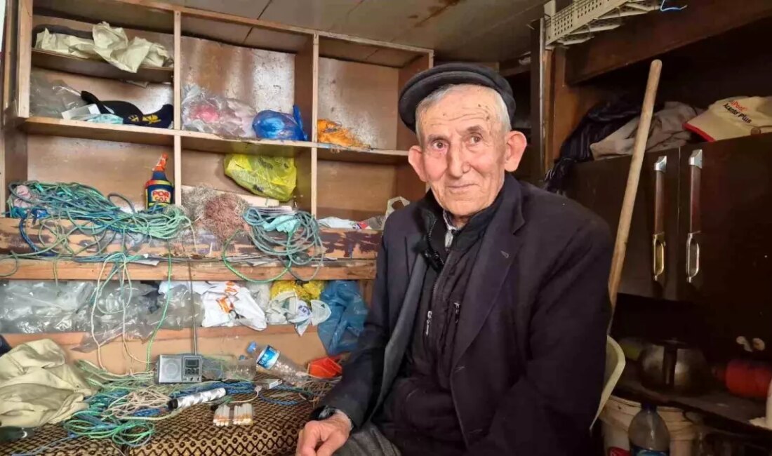 Ali Hiçsolmaz'ın denizle iç içe geçmiş yaşam hikayesini keşfedin. Doğayla