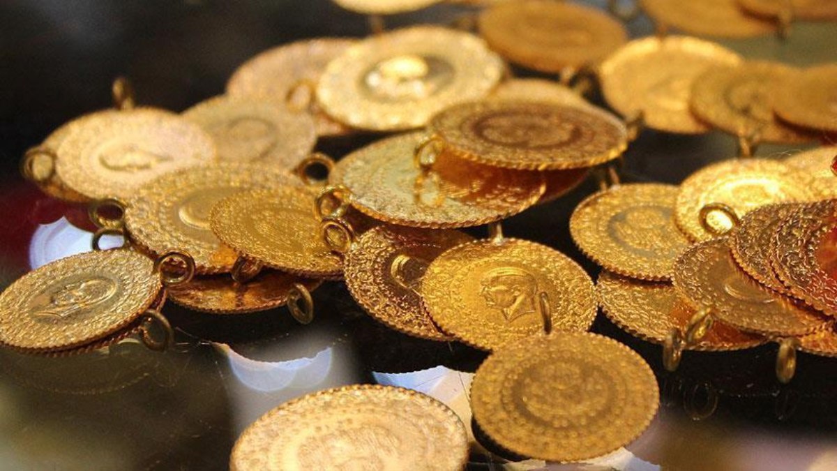 Altın fiyatları tarihi rekor seviyelere ulaşırken, Bitcoin piyasalarda dalgalanmalar yaşıyor.
