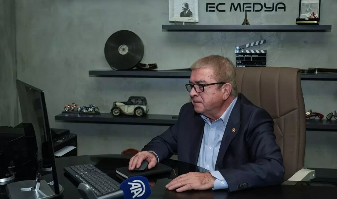 Anadolu Ajansı'nın Yılın Kareleri Oylaması, katılımcıların en etkileyici fotoğrafları seçtiği