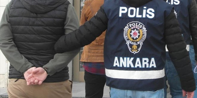 Ankara'da düzenlenen operasyonda sahte belgelerle ilgili 67 kişi gözaltına alındı.