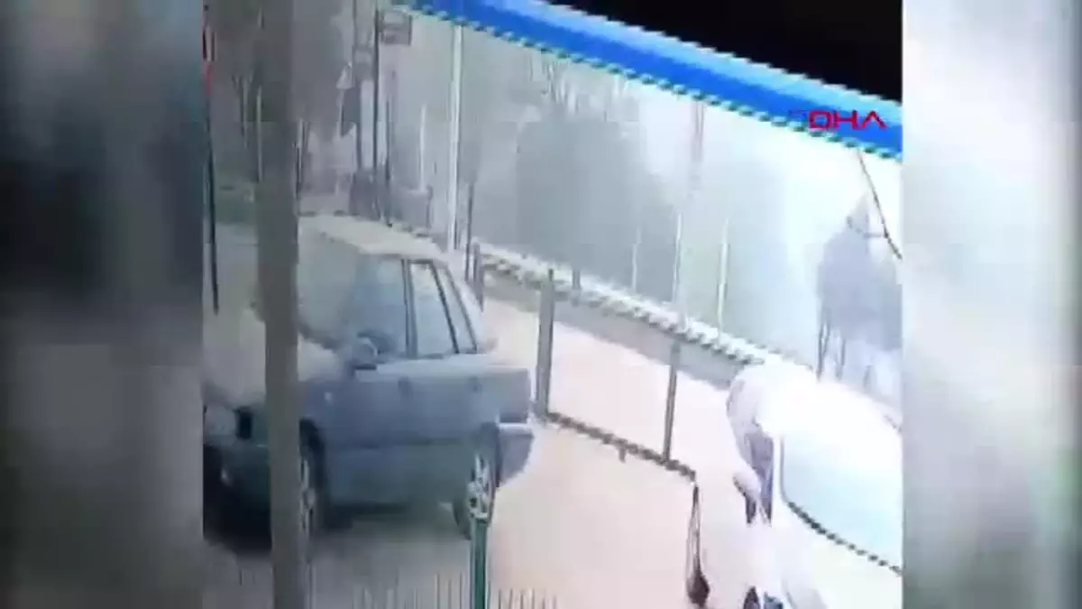 Ankara'da bir TIR sürücüsünün tabanca ile yaraladığı tamirci hastaneye kaldırıldı.