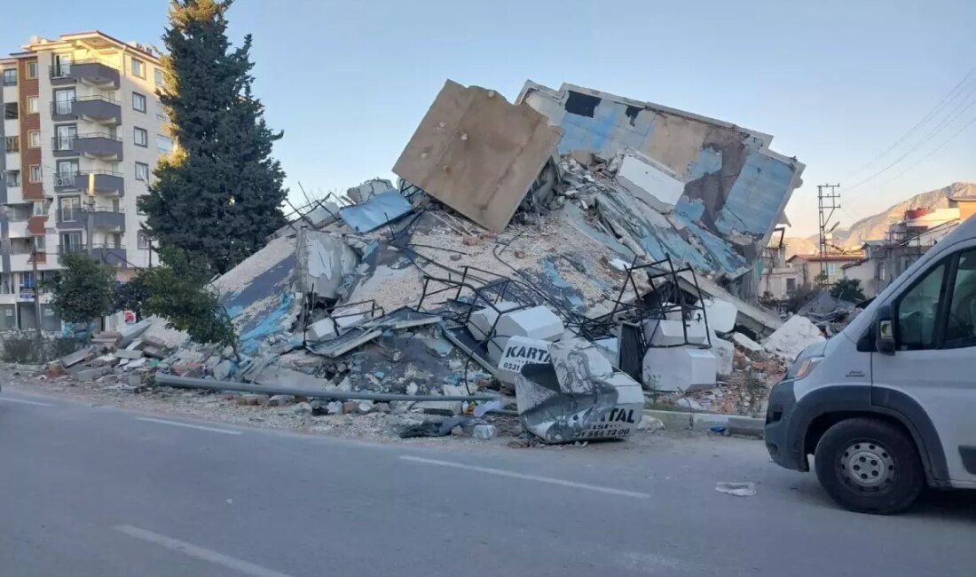 Antakya'da meydana gelen depremde hayatını kaybedenlerin aileleri, sevdiklerinin kaybı sonrası