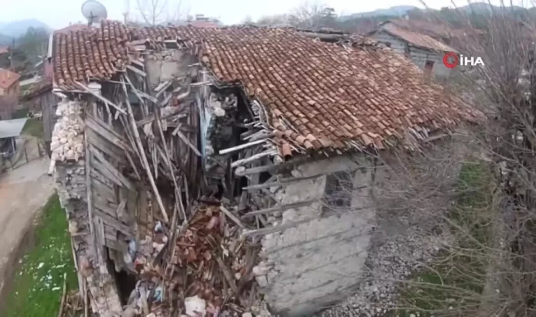 Antalya'daki düğmeli evler, tarihi ve kültürel mirasımızın önemli bir parçasıdır.