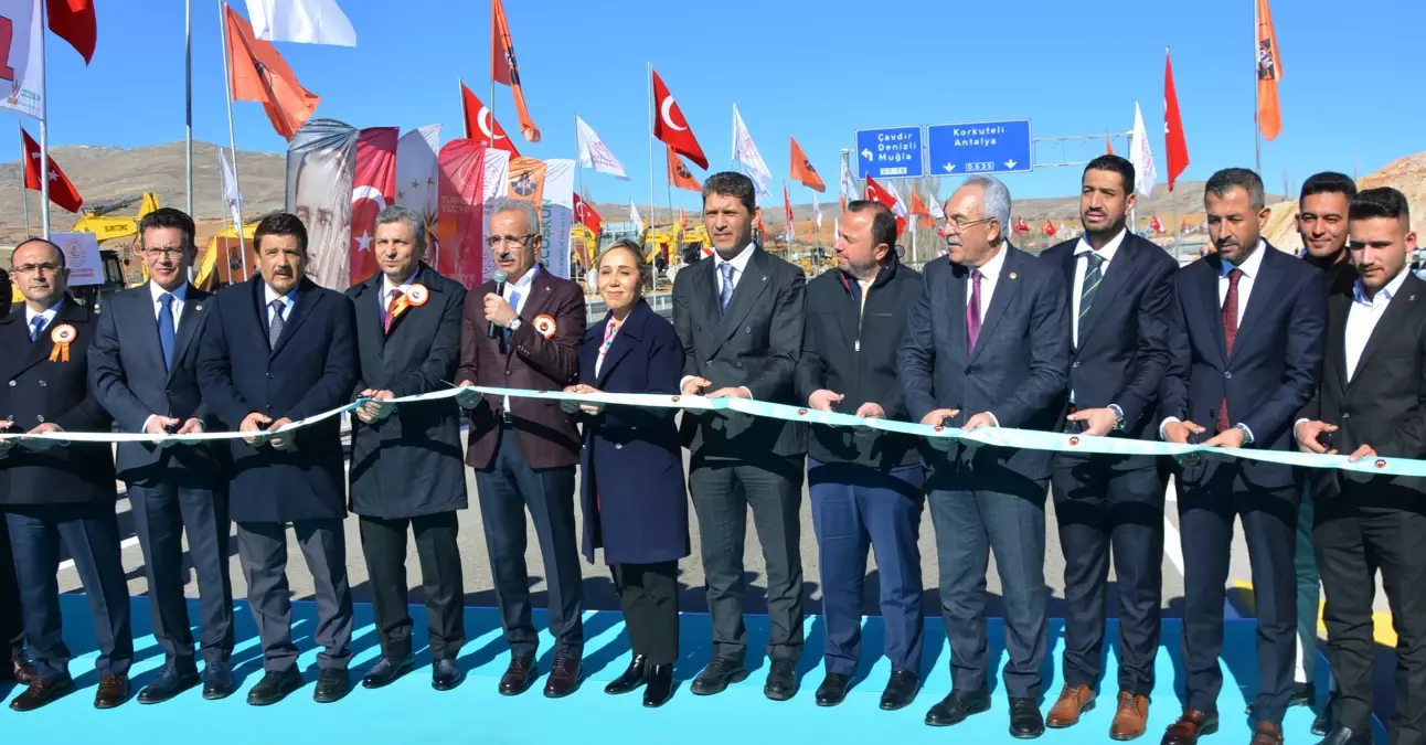 Antalya'nın ulaşım altyapısında yaşanan önemli gelişmeleri ve projeleri keşfedin. Şehir