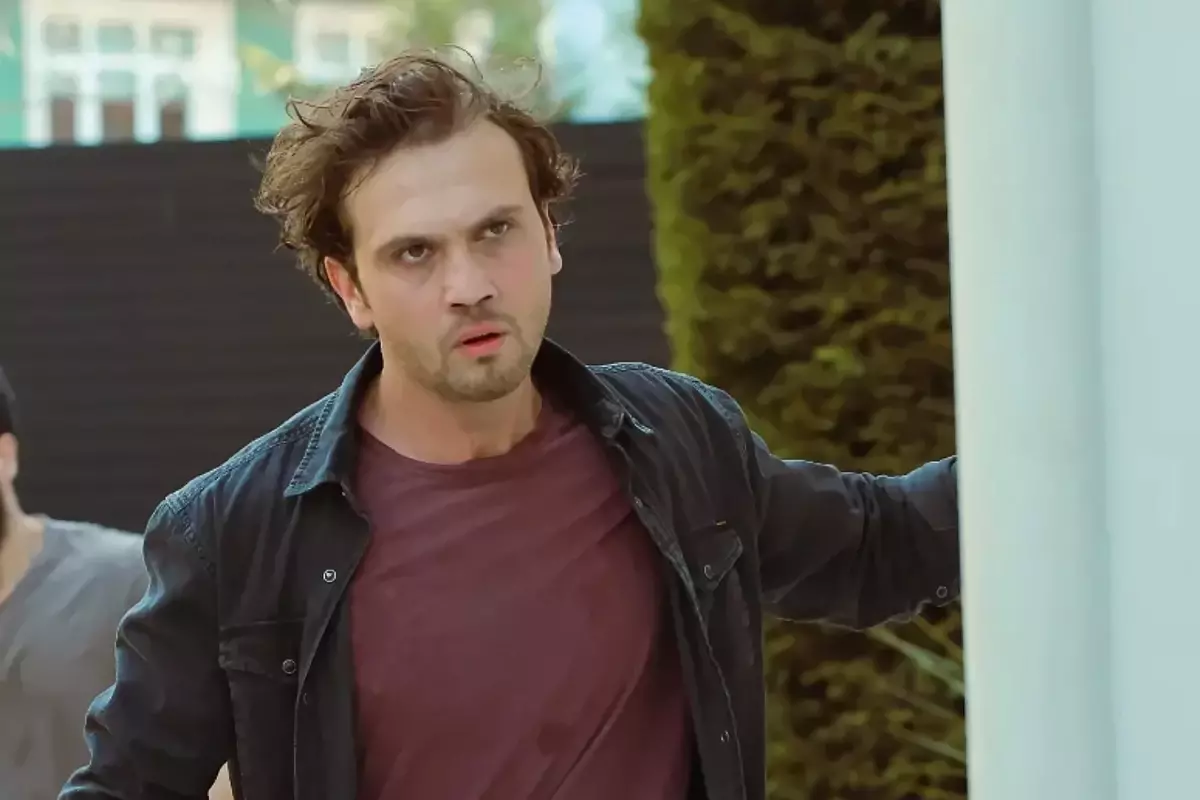Ünlü oyuncu Aras Bulut İynemli'nin babası Cengiz İynemli'nin hayatını kaybetmesi,
