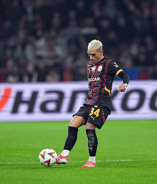 Avrupa Ligi'nde Temsilcilerimizin Durumu: Fenerbahçe ve Galatasaray Play-off'a Yükseldi, Beşiktaş Elendi