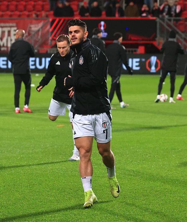 Avrupa Ligi'nde Temsilcilerimizin Durumu: Fenerbahçe ve Galatasaray Play-off'a Yükseldi, Beşiktaş Elendi