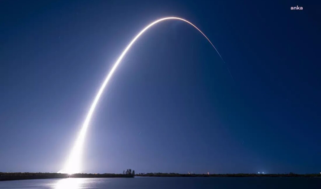 Ay'a yolculuk heyecanı başladı! SpaceX Falcon 9 roketi, uzay araştırmalarına
