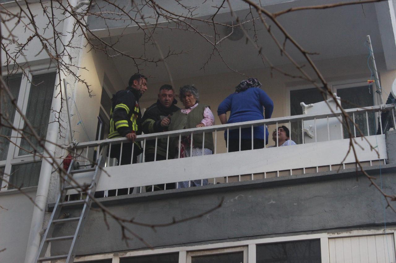 Aydınlıkevler Mahallesi'nde Yangın Paniği