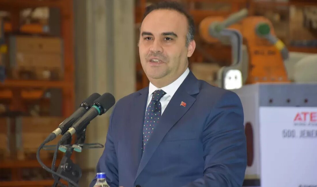 Bakan Kacır, yenilenebilir enerji yatırımlarının önemine dikkat çekerek, sürdürülebilir bir