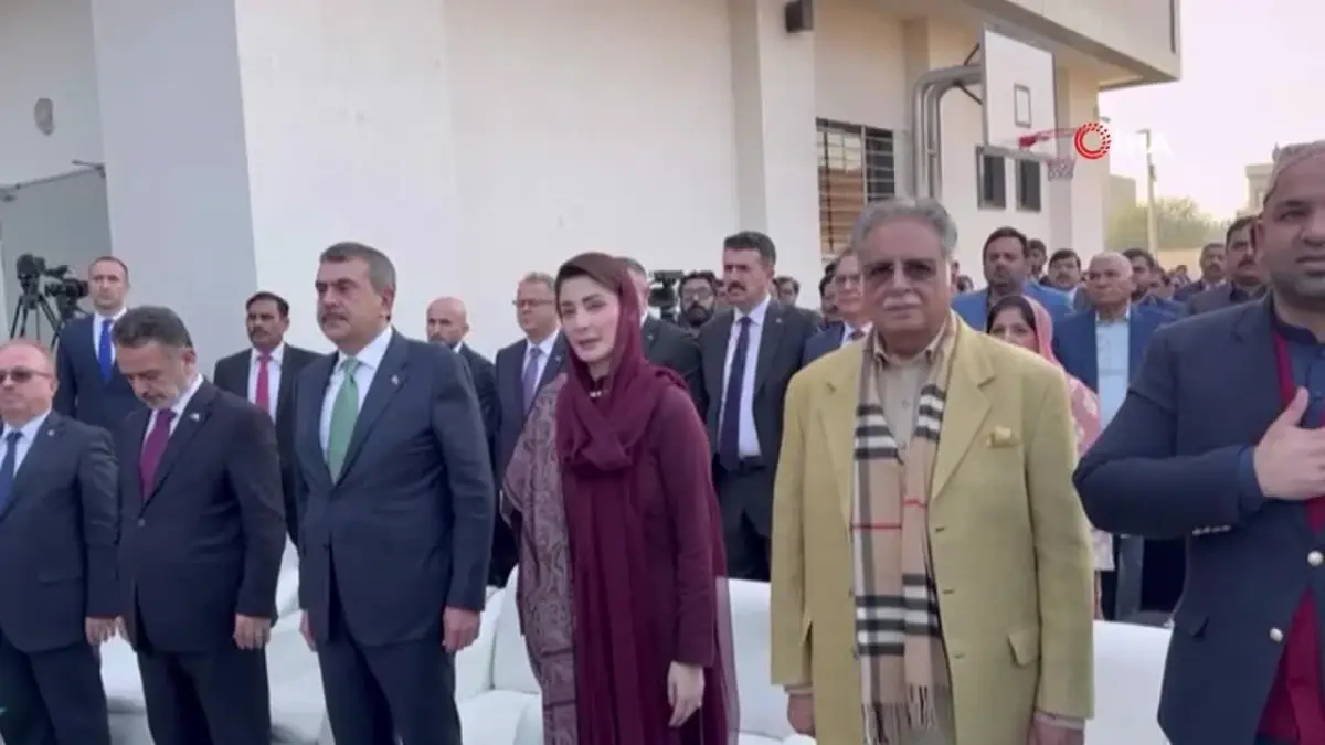Bakan Tekin, Pakistan'da Türkiye Maarif Vakfı'nın yeni okulunu açarak eğitimdeki