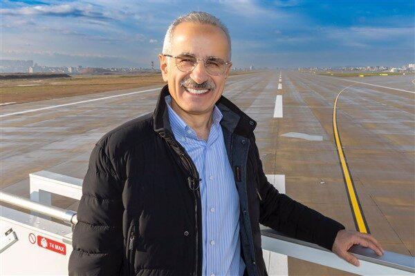 Ulaştırma ve Altyapı Bakanı Abdulkadir Uraloğlu, geçen yıl hava sahasında