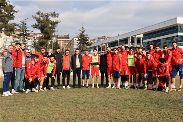 Karabük Belediye Başkanı Özkan Çetinkaya, Karabük'ü 3. Lig’de temsil eden