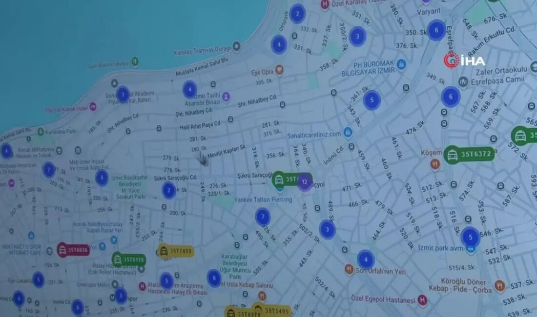 Başkan Özkan, İzmir'de taksi ihtiyacının olmadığını vurguluyor. Şehirdeki ulaşım alternatifleri