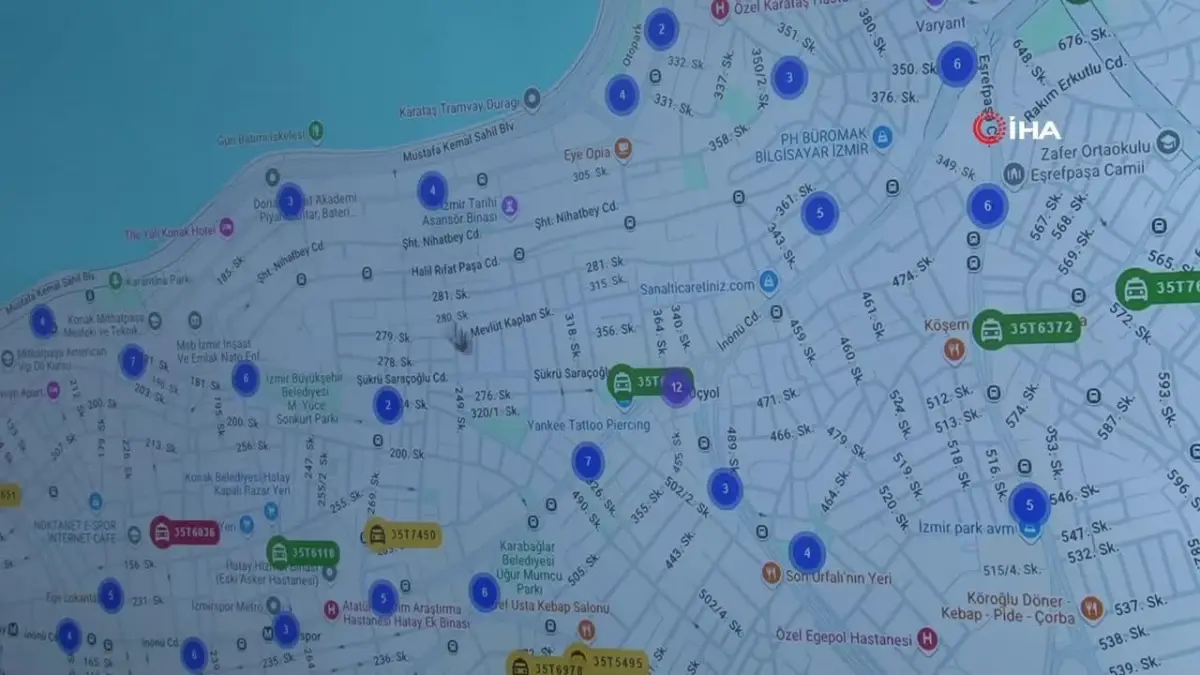 Başkan Özkan, İzmir'de taksi ihtiyacının olmadığını vurguluyor. Şehirdeki ulaşım alternatifleri