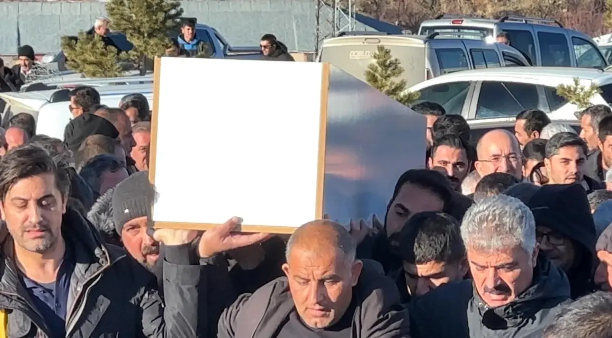 Berat Işık'ın trajik ölümü, hayranlarını derinden sarstı. Bu içerikte, genç
