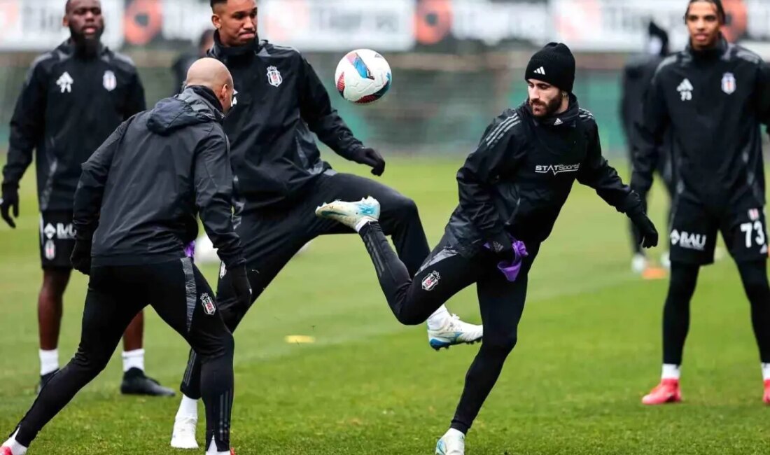 Beşiktaş, Antalyaspor maçı için hazırlıklarını tamamladı. Taraftarlarıyla buluşmaya hazır olan