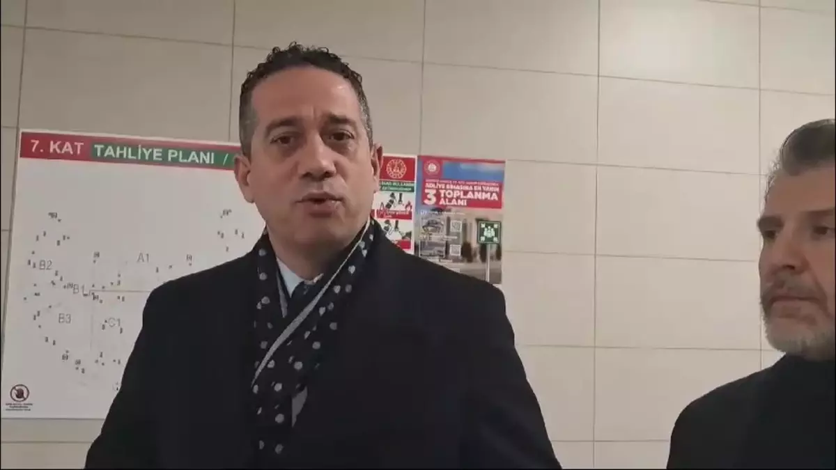 Beşiktaş Belediye Başkanı Rıza Akpolat, gözaltına alındı. Bu gelişmelerin arka