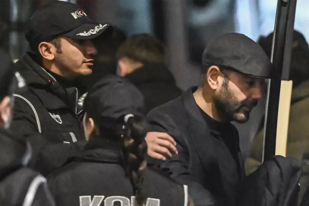 Beşiktaş Belediye Başkanı Rıza Akpolat'ın cezaevi durumu ve etrafında gelişen