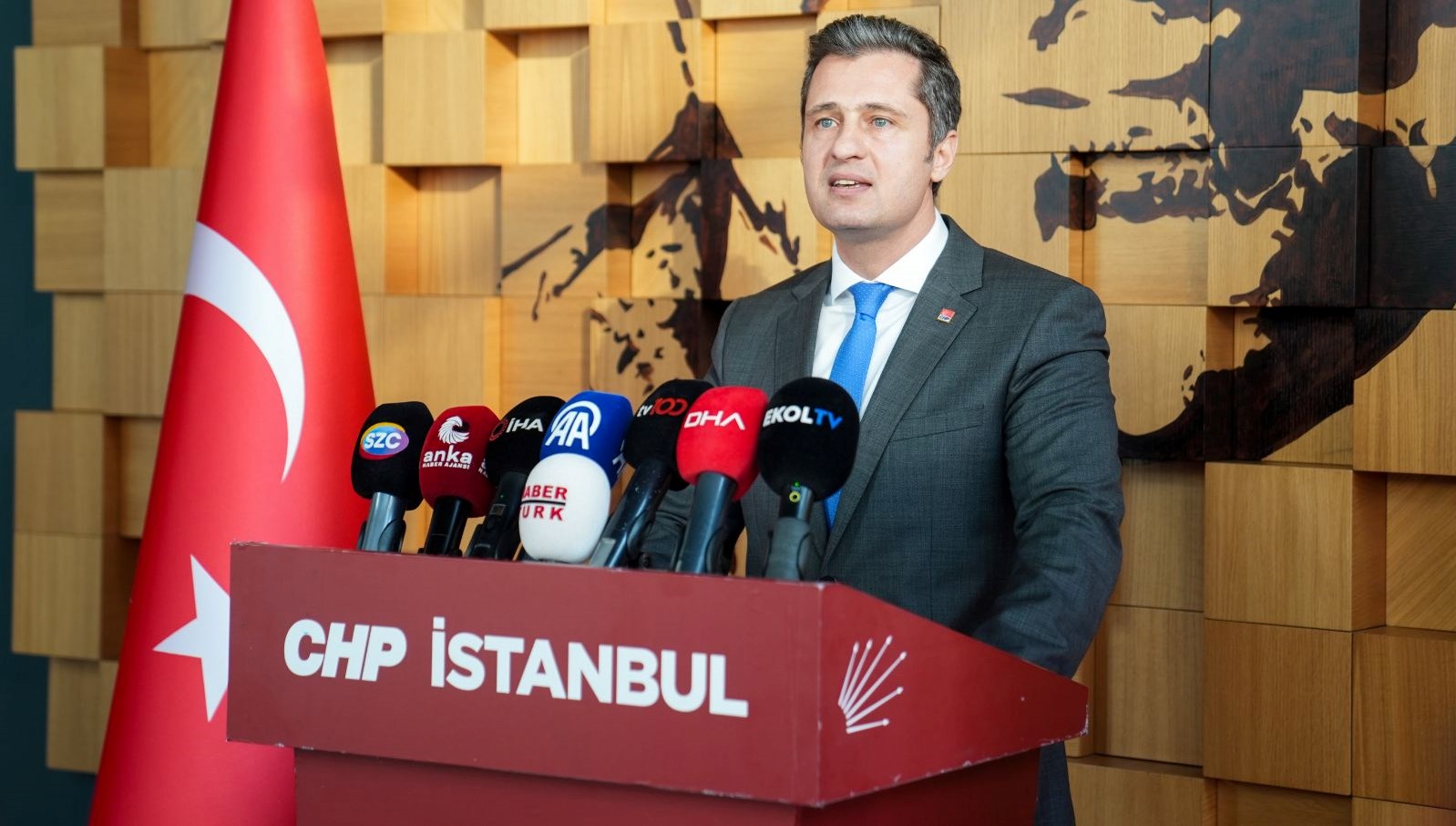Beşiktaş Belediye Başkanı Rıza Akpolat'ın tutuklanması, siyasi gündemi sarstı. CHP'nin