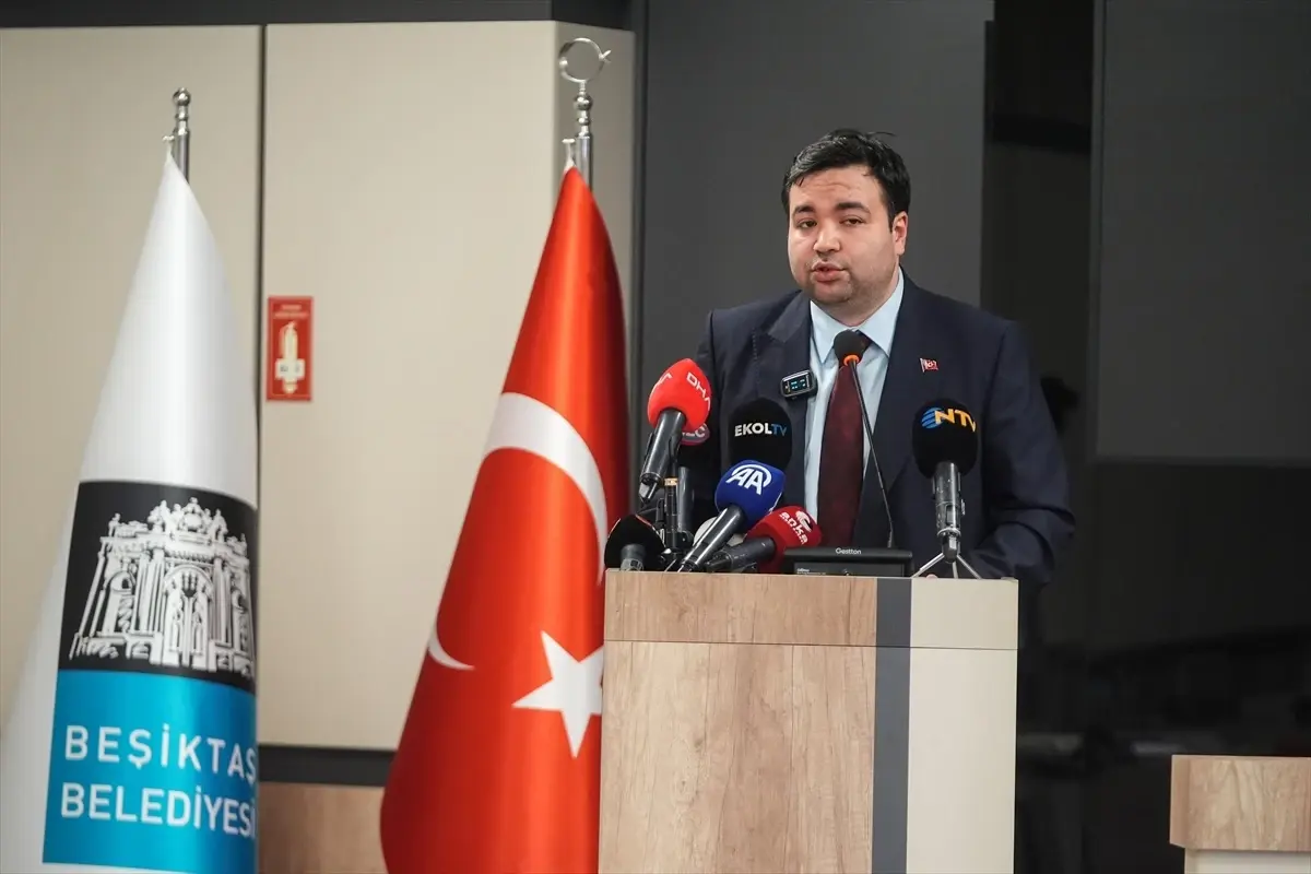 Beşiktaş Belediye Meclisi'nde gerçekleştirilen oylamada Ömer Rasim Şişman, Başkan Vekili