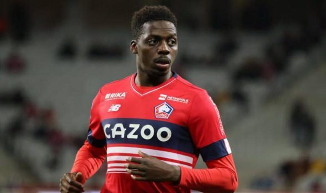 Beşiktaş, golcü oyuncu Mohamed Bayo'yu kadrosuna katmak için transfer atağına