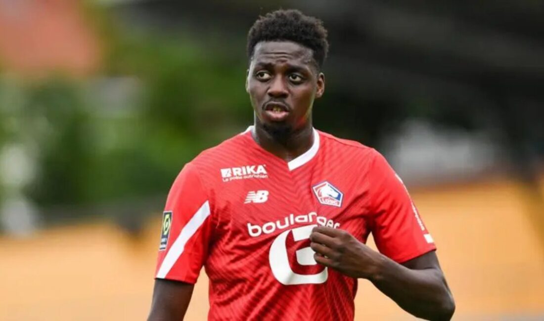 Beşiktaş, golcü oyuncu Mohamed Bayo'yu kadrosuna katmak için transfer girişimlerine