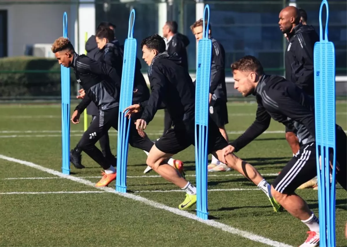 Beşiktaş, UEFA Avrupa Ligi Twente maçı için yoğun hazırlıklar yapıyor.