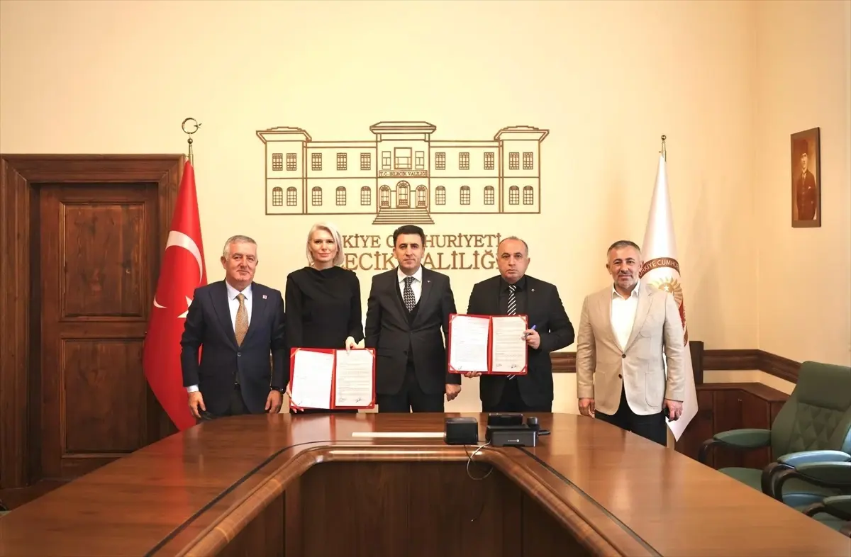 Bilecik'te yeni bir alışveriş merkezi için protokol imzalandı. Bu proje,