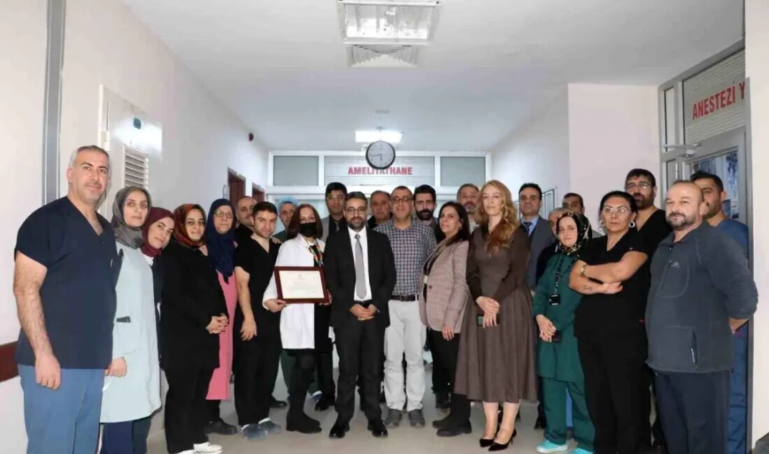 Bingöl'de gerçekleştirilen organ bağışı operasyonu ve teşekkür belgesi töreni, sağlık