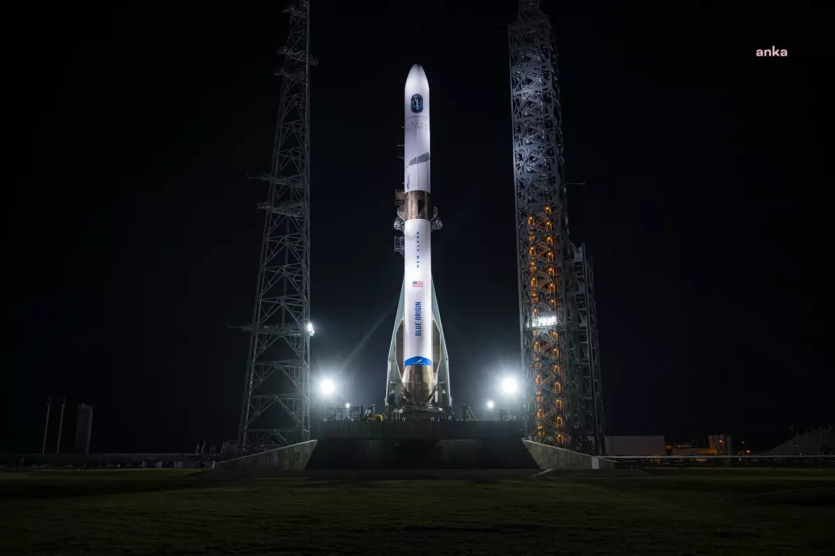 Blue Origin'in merakla beklenen New Glenn roketinin fırlatılması iptal edildi.