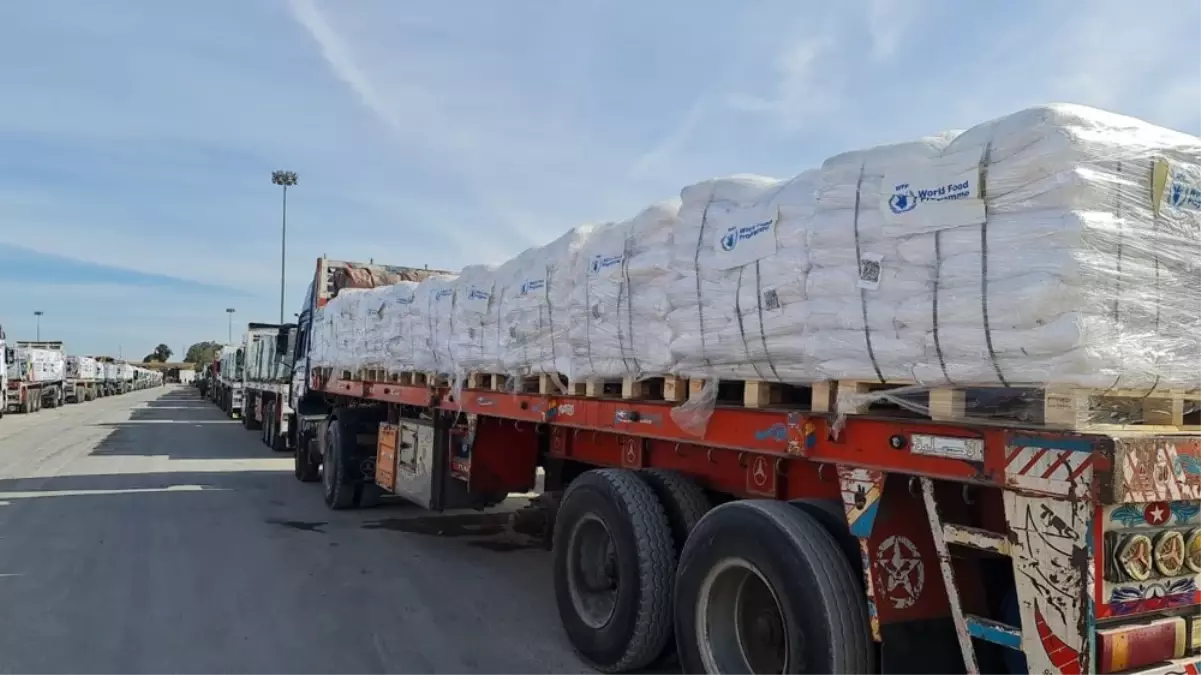 BM Dünya Gıda Programı, Gazze'ye ilk yardım tırlarını gönderdi. Bu