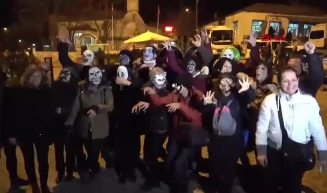 Edirne'nin Keşan ilçesinde geleneksel Bocuk Gecesi etkinliği, Bolu'daki yangın faciası
