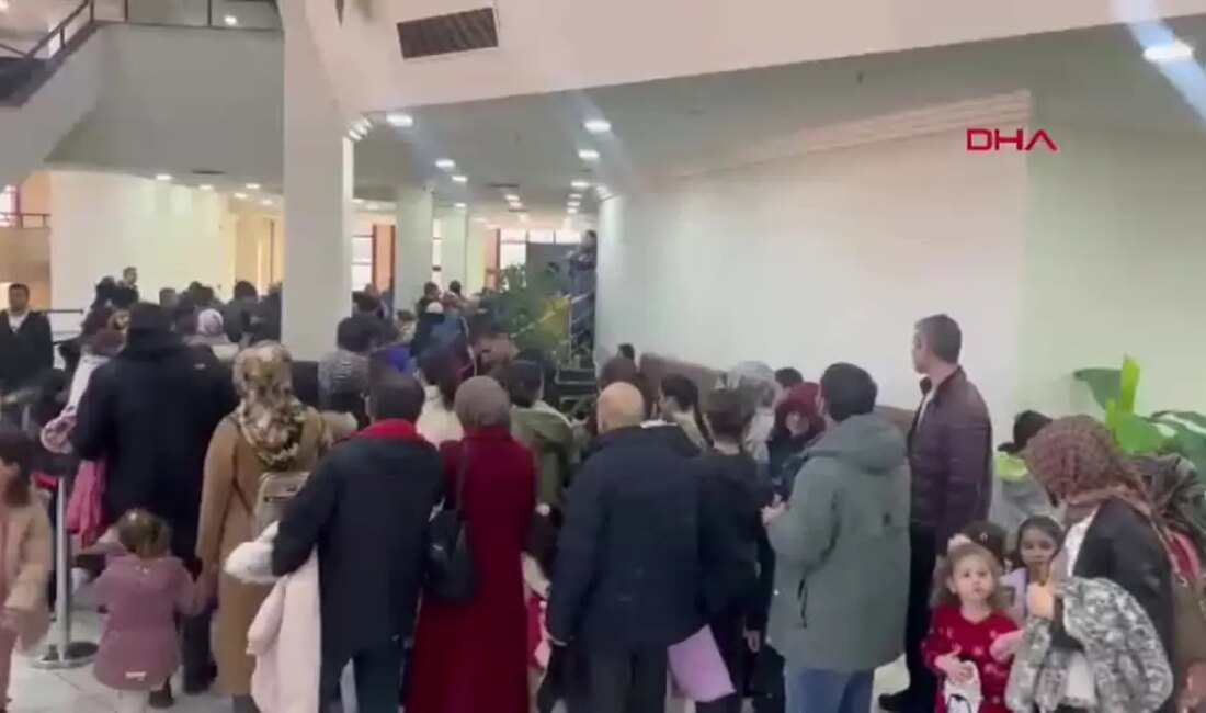 Bursa'da Rafadan Tayfa Kapadokya Filminin ücretsiz gösterimi ile çocuklar ve