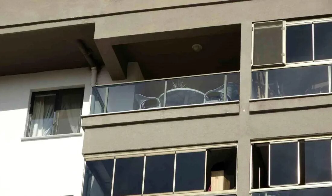 Çanakkale'de bir restoratörün ölümü, eşinin tutuklanması ve dava sürecinin detayları.