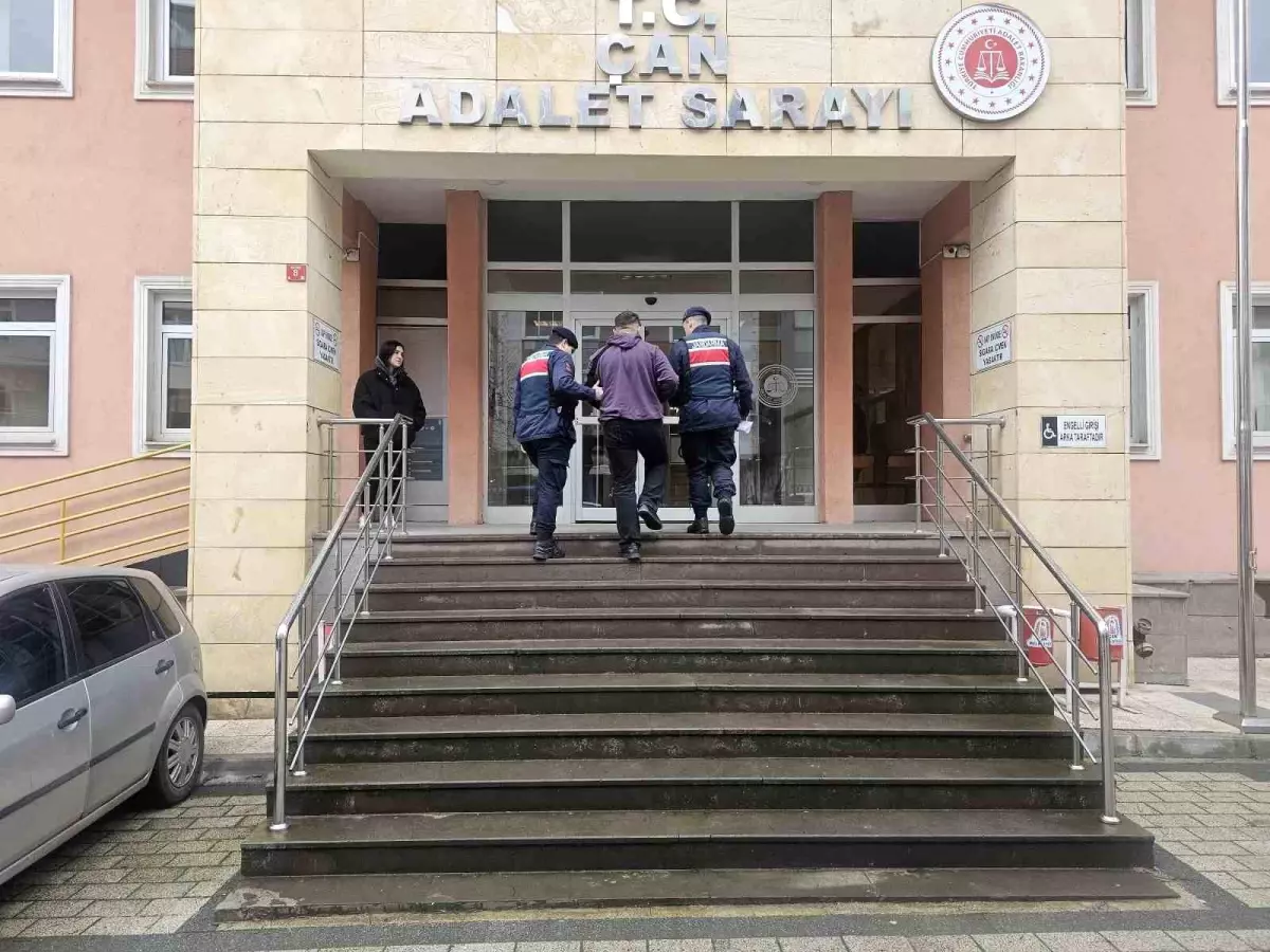 Çanakkale'de meydana gelen trafik kazasında 1 kişi hayatını kaybetti, 1