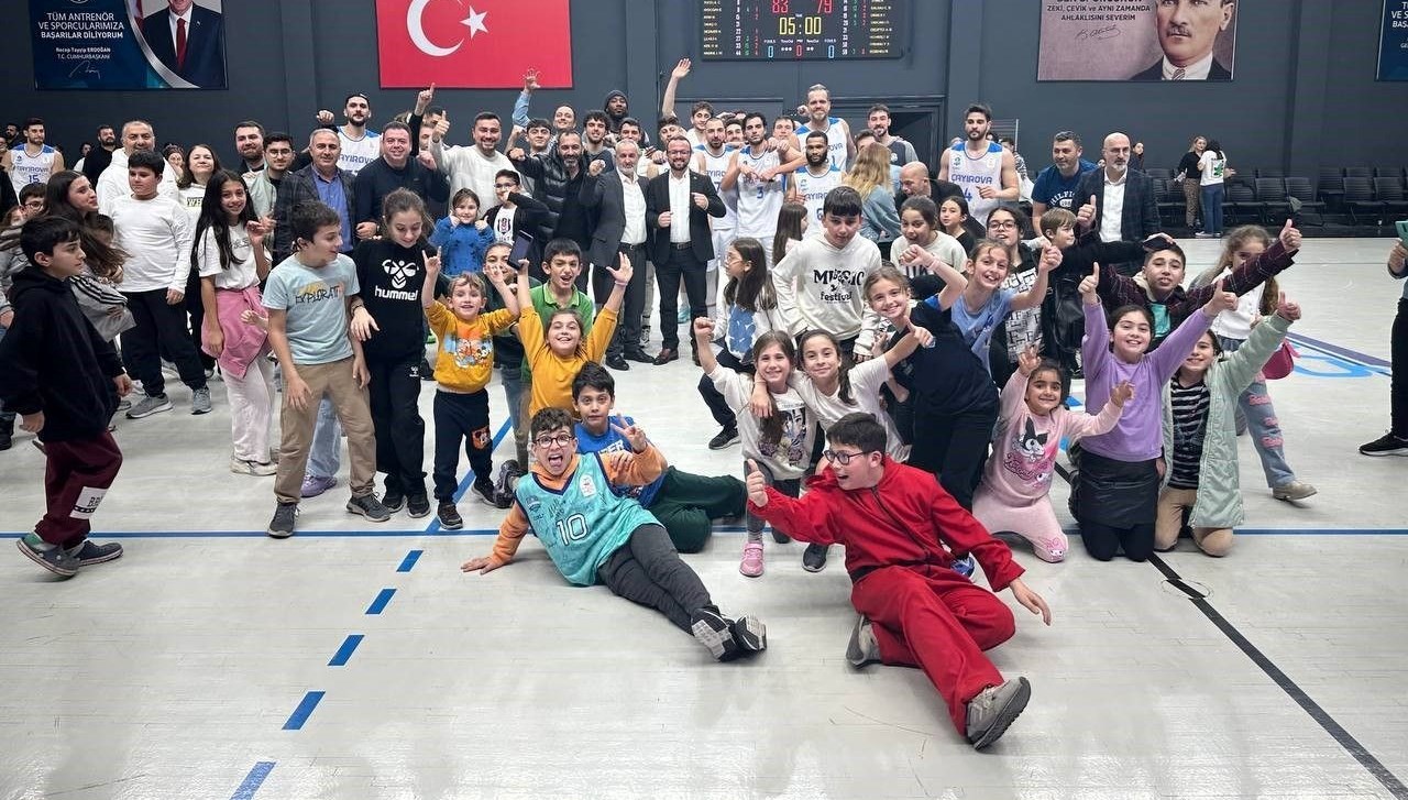 Çayırova Belediyesi Basketbol Takımı, Haremspor'u mağlup ederek sezonun 18. galibiyetini