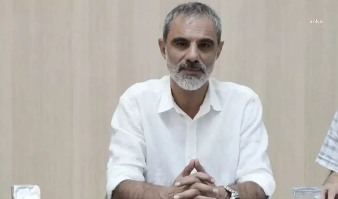 Cengiz Dündar'ın tahliyesi, Türkiye'deki hukuk süreci ve siyasi tartışmaların merkezinde