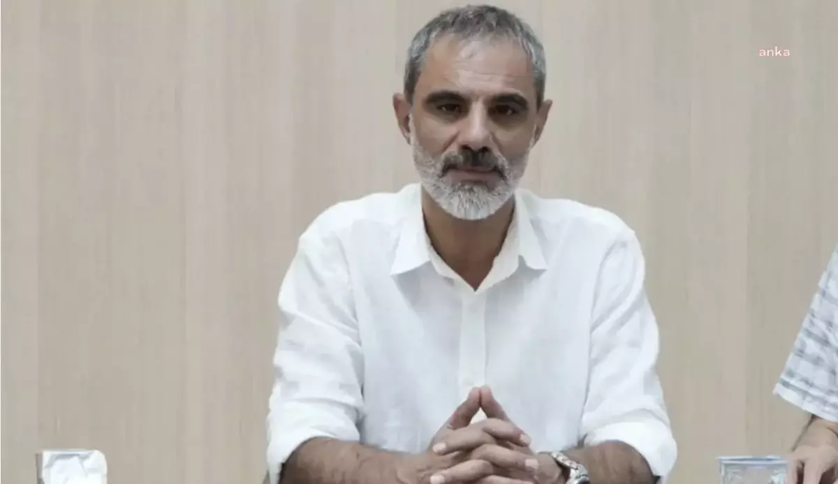 Cengiz Dündar'ın tahliyesi, Türkiye'deki hukuk süreci ve siyasi tartışmaların merkezinde