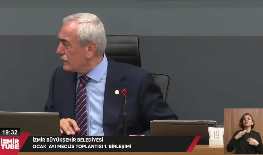 Çeşme Belediye Başkanı Lal Denizli, Rıza Akpolat'a destek açıklamalarıyla dikkat