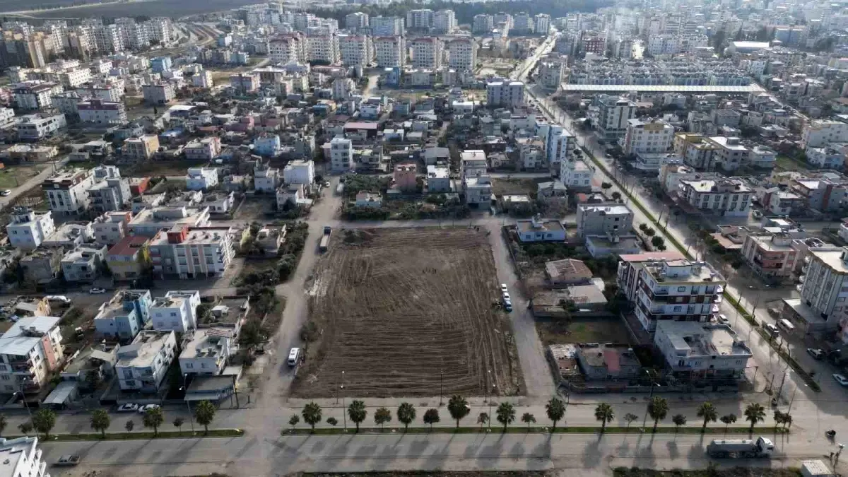 Ceyhan'a üçüncü kent meydanı müjdesi verildi! Yeni meydan, şehrin sosyal