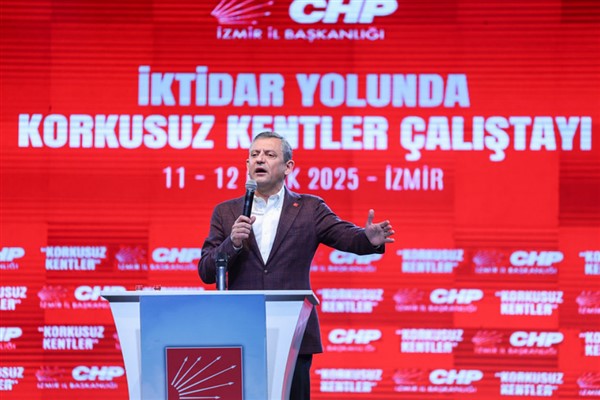 Cumhuriyet Halk Partisi (CHP) Genel Başkanı Özgür Özel, CHP İzmir