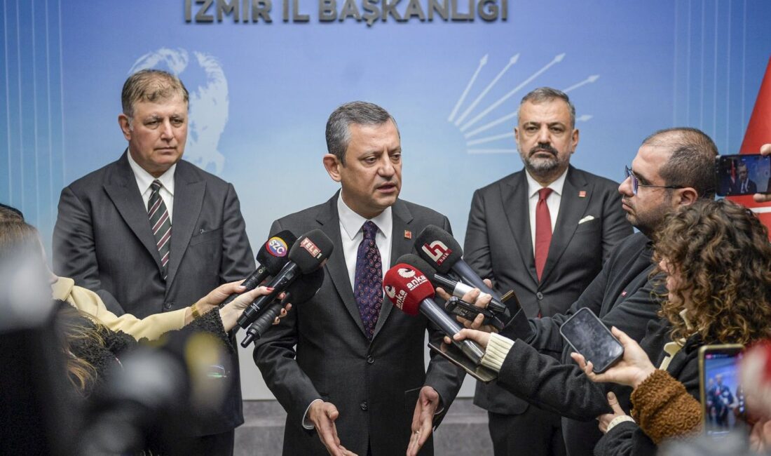 CHP Genel Başkanı Özgür Özel, İzmir'de yaptığı açıklamalarda partisinin politikalarını