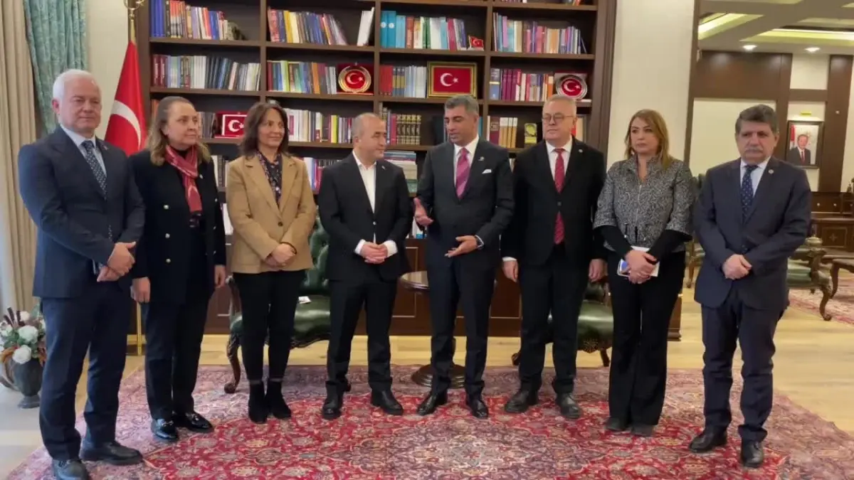 CHP heyeti, Elazığ Valisi'ni ziyaret ederek deprem hazırlıklarını ele aldı.